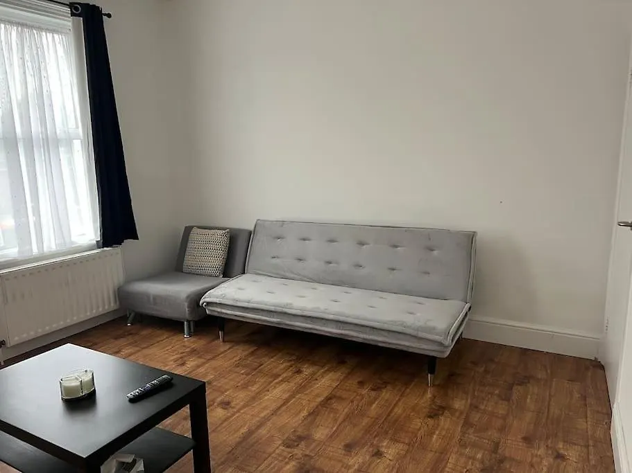 Apartmán Lovely 1-Bedroom Home With Free Parking & Garden. Londýn